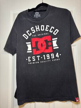 DC T shirt Size Large